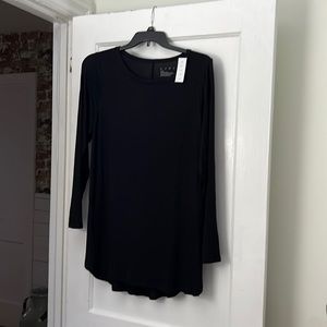 Women’s long-sleeve lightweight activewear